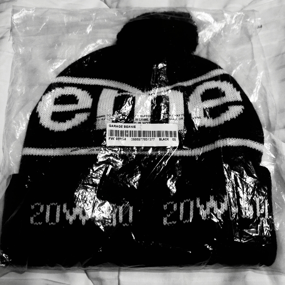 Supreme Garage Beanie Black - Picture 5 of 5